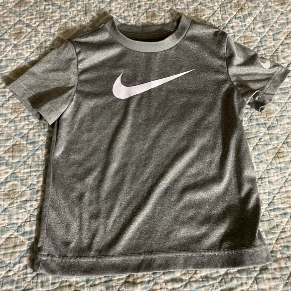 Nike Gray Short Sleeve Tee with Iconic Swoosh - Picture 1 of 1